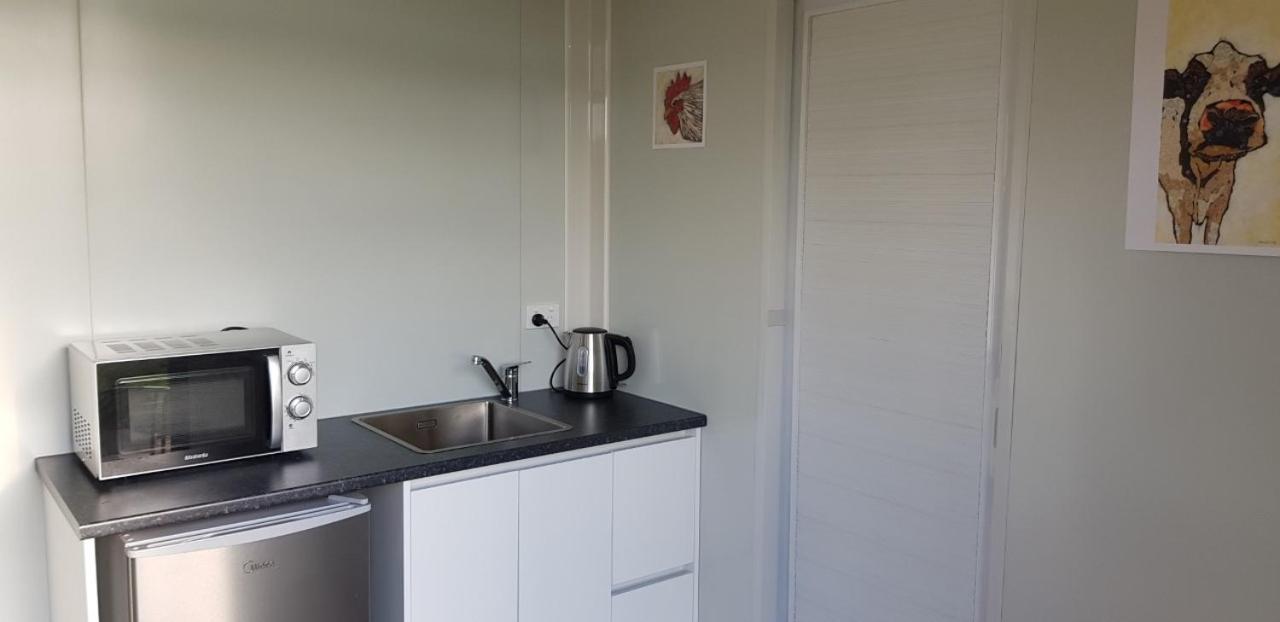 Waitomo Homestead Cabins ไวโตโมเคฟส์ ภายนอก รูปภาพ